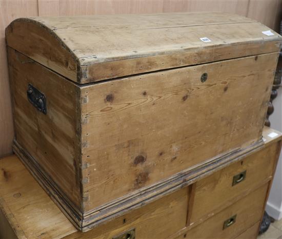 A pine dome top trunk W.85cm